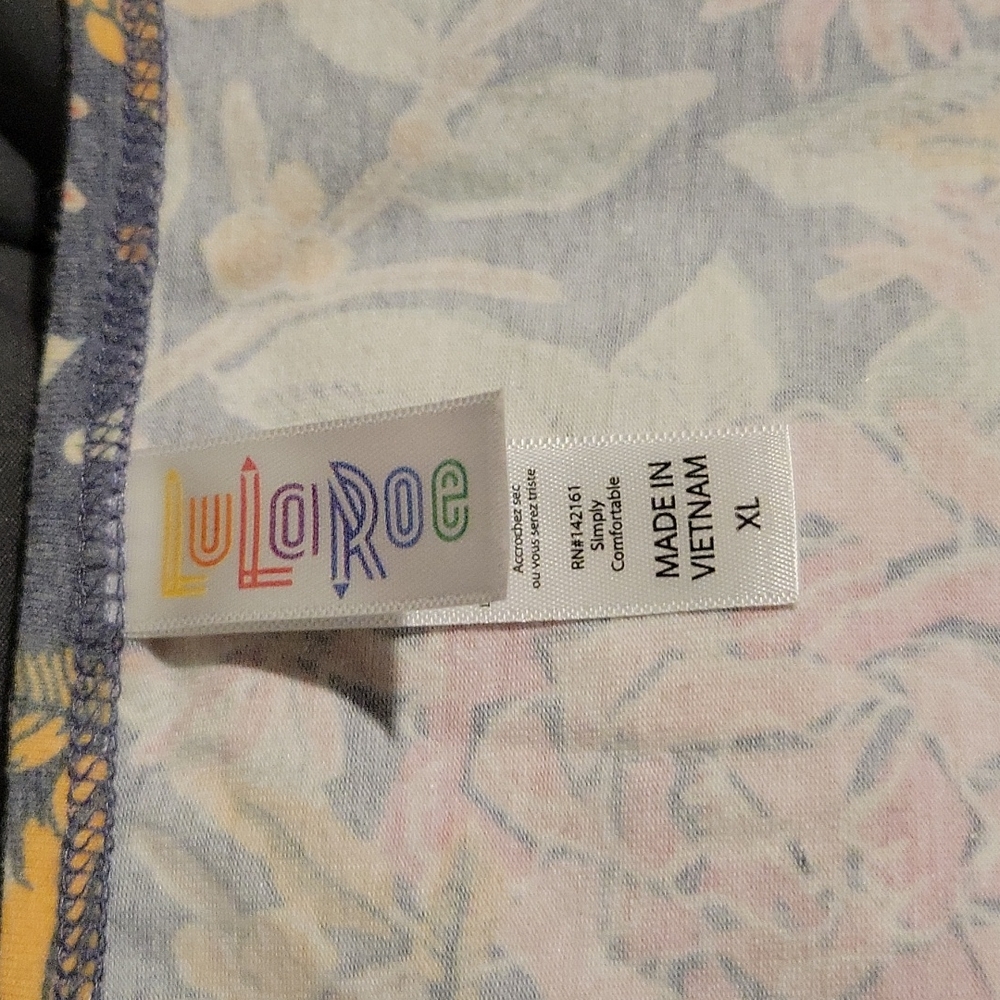 LuLaRoe Classic tshirt